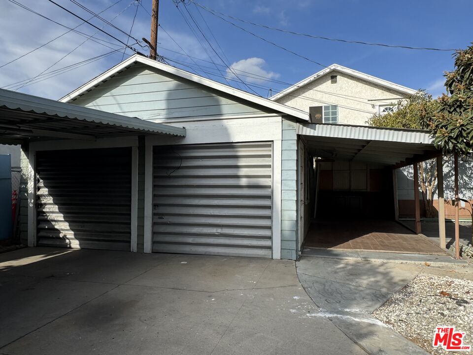 1119 N Heliotrope Dr