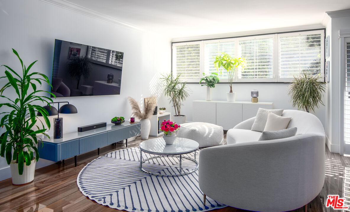 6000 Canterbury Dr Unit: D114