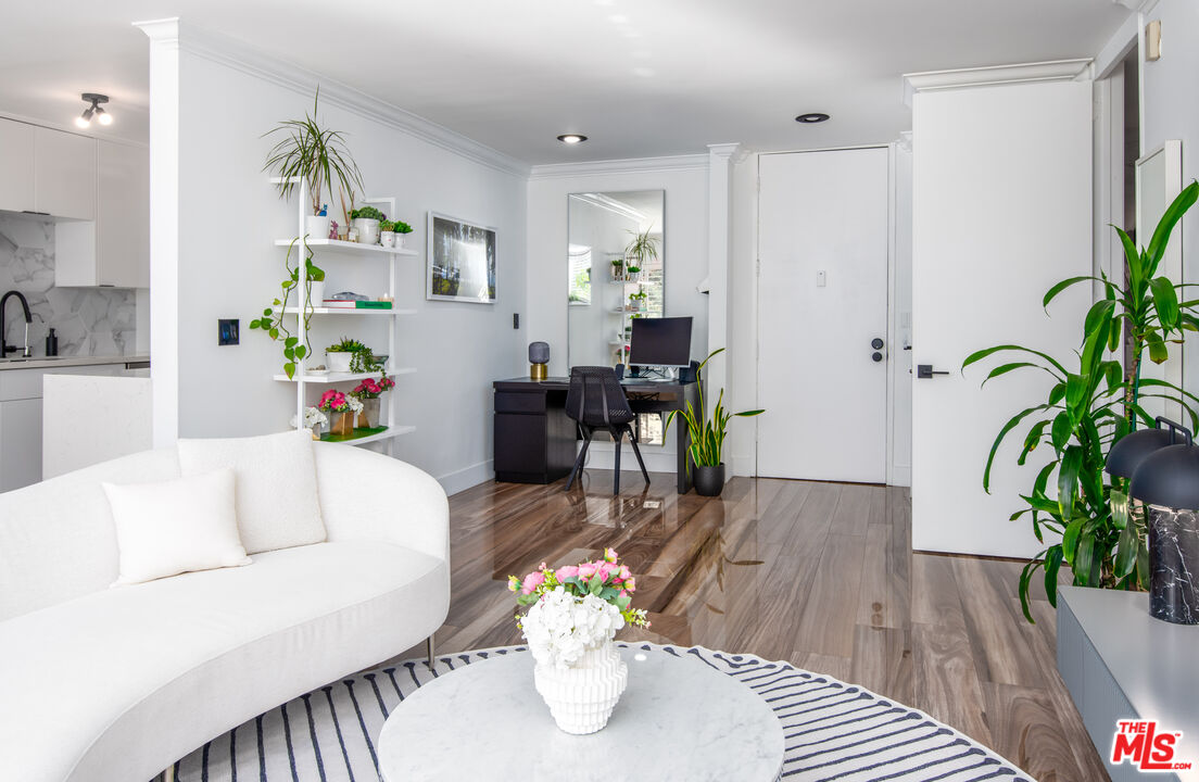 6000 Canterbury Dr Unit: D114
