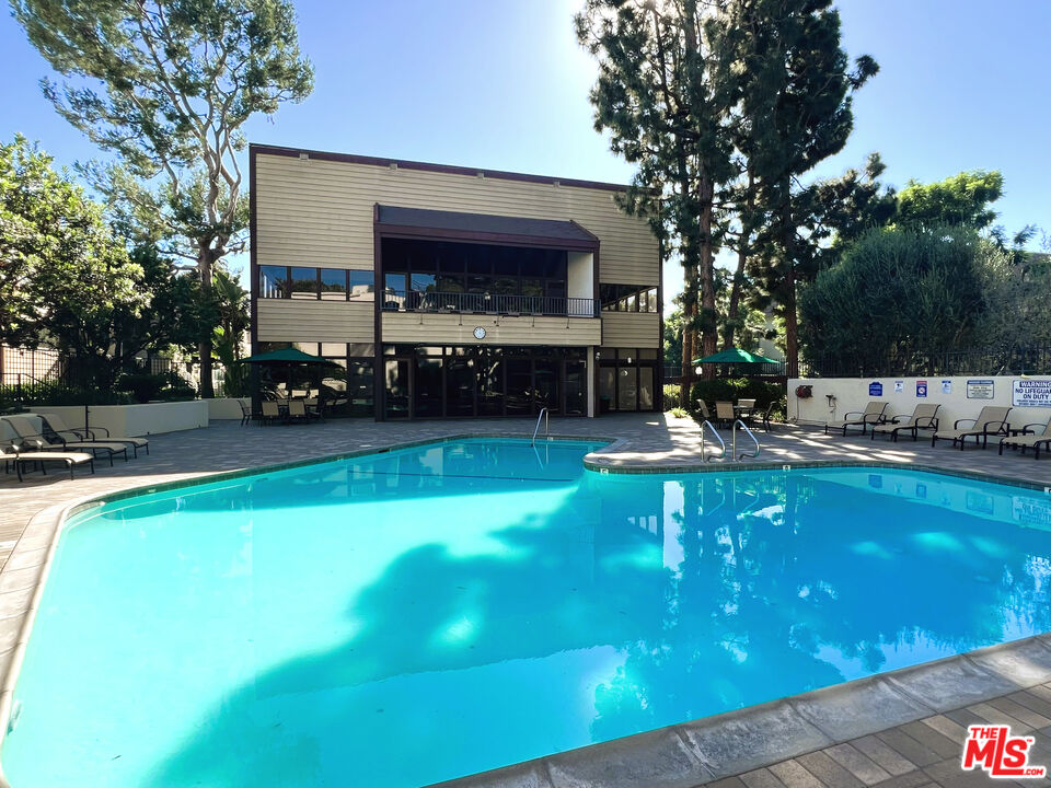 6000 Canterbury Dr Unit: D114