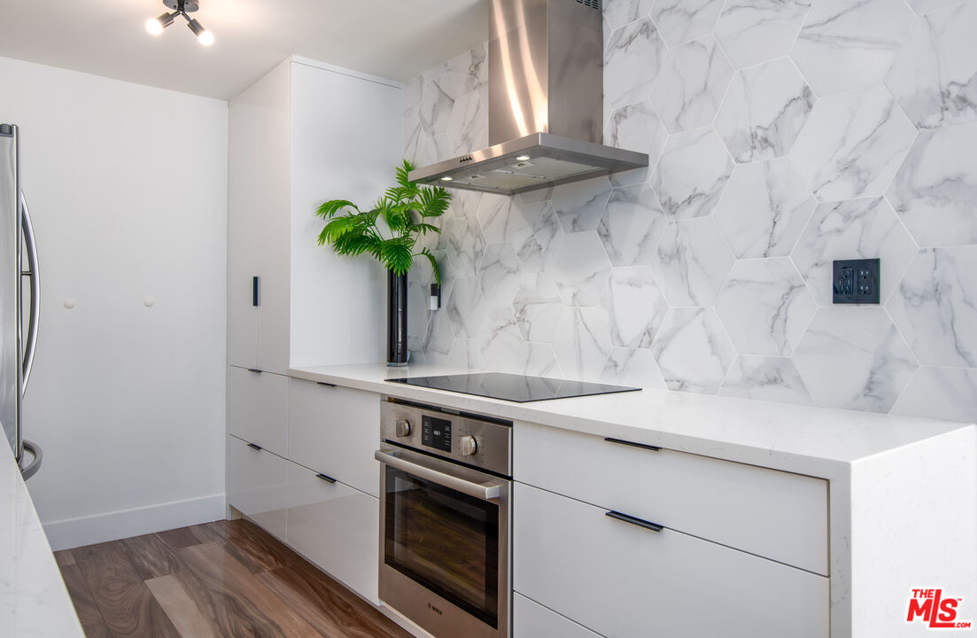 6000 Canterbury Dr Unit: D114