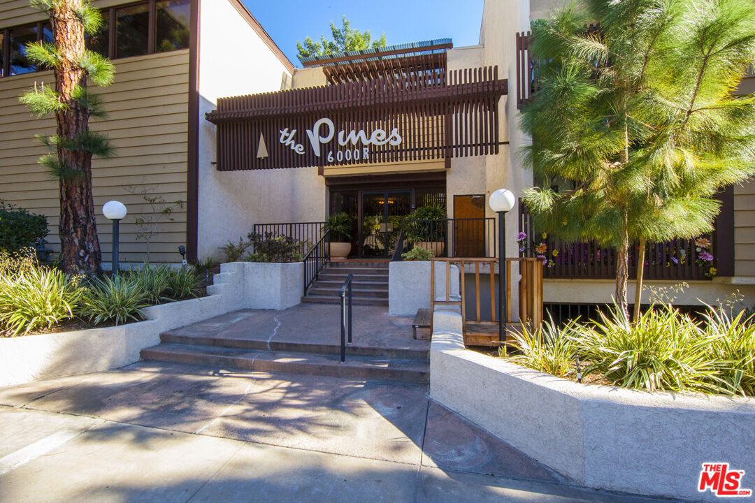 6000 Canterbury Dr Unit: D114