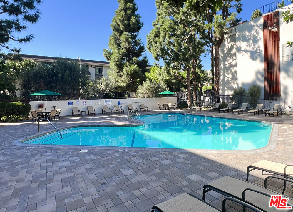 6000 Canterbury Dr Unit: D114
