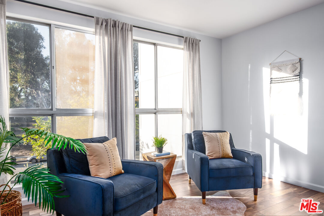 6124 Buckingham Pkwy Unit: 202