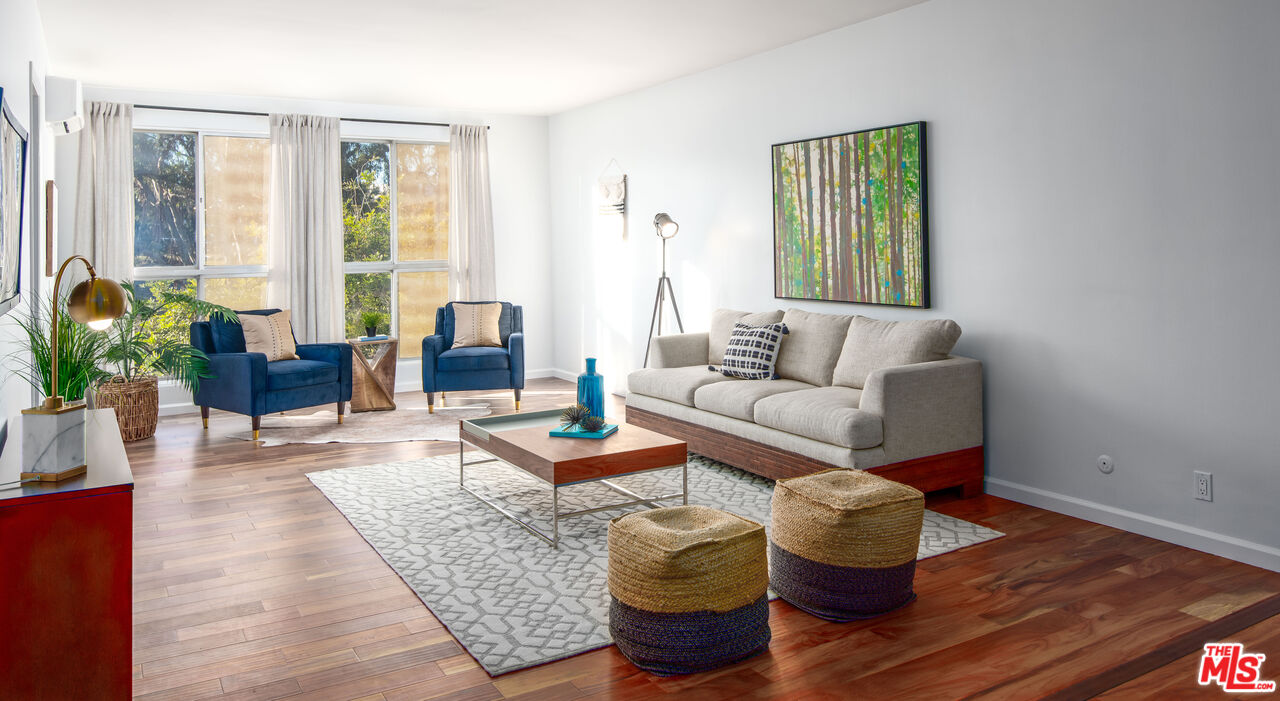 6124 Buckingham Pkwy Unit: 202
