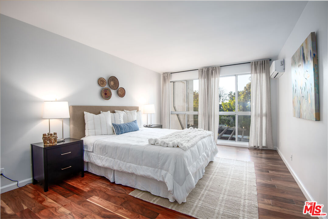 6124 Buckingham Pkwy Unit: 202