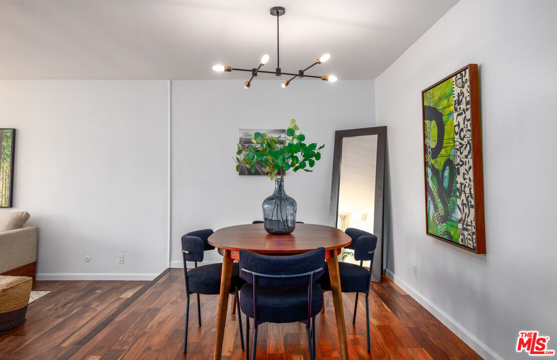 6124 Buckingham Pkwy Unit: 202