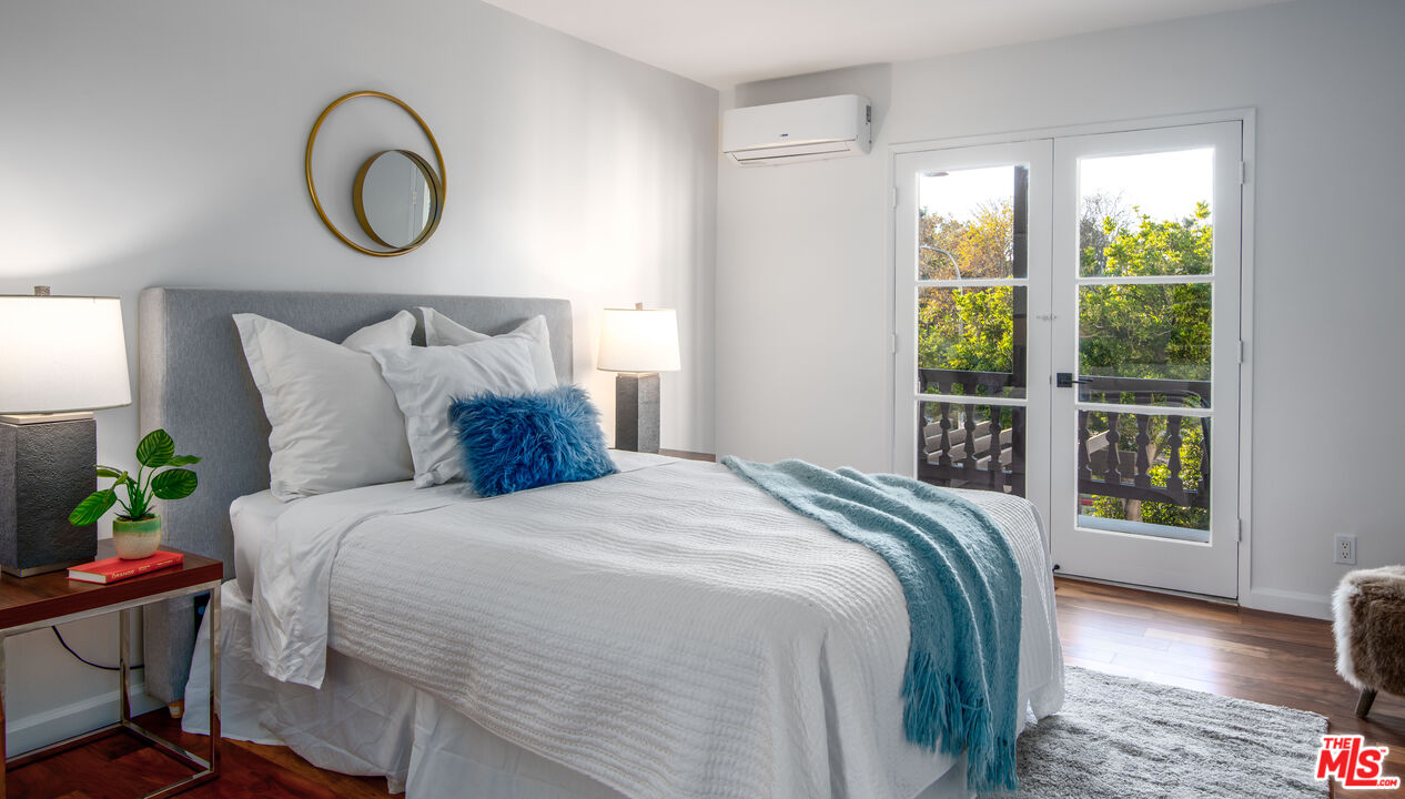 6124 Buckingham Pkwy Unit: 202