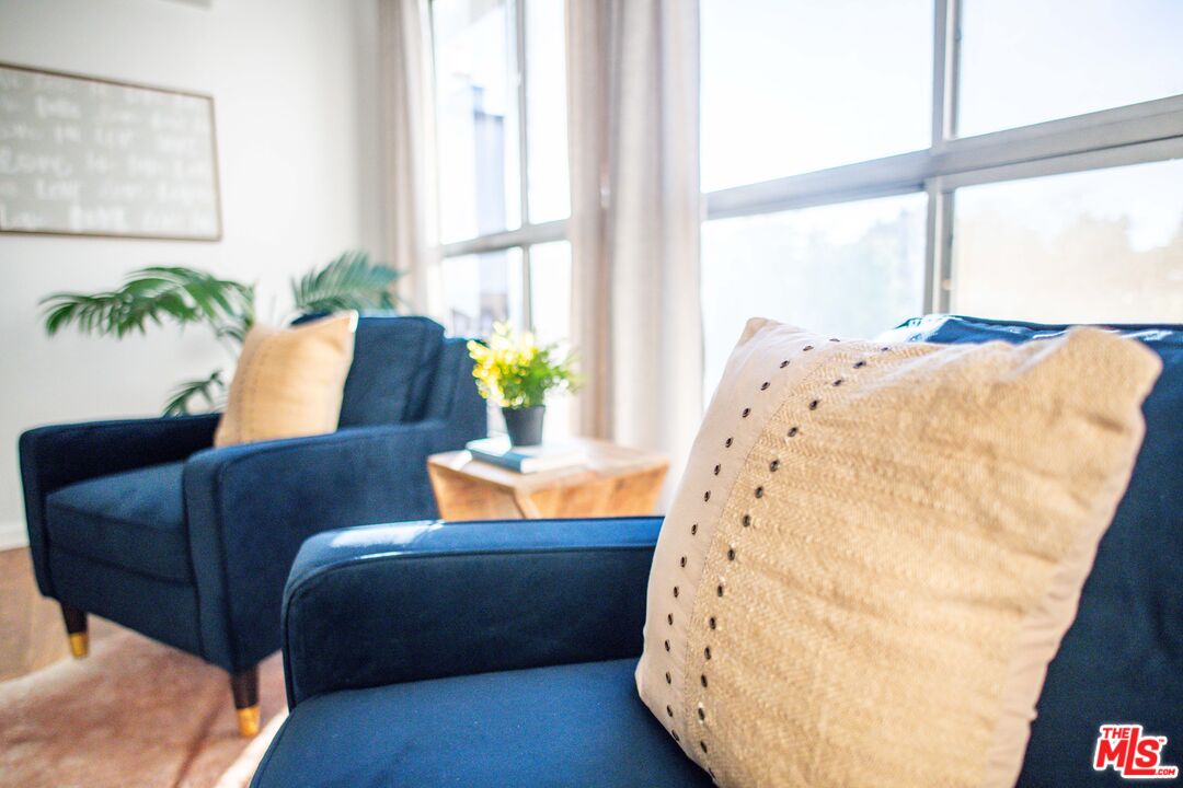 6124 Buckingham Pkwy Unit: 202