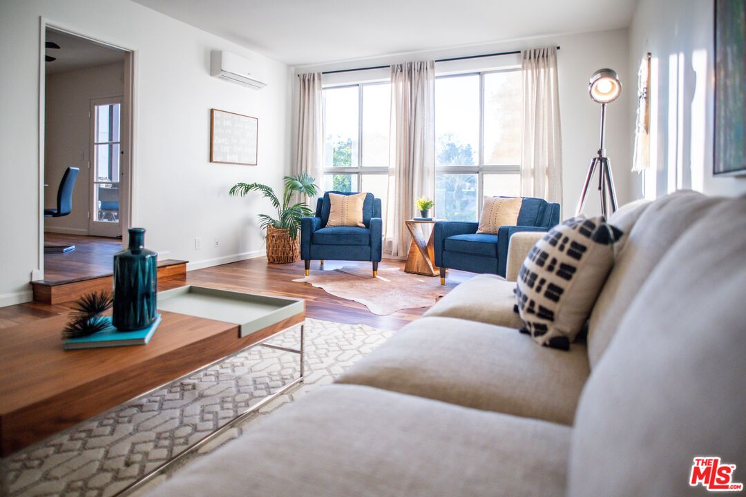 6124 Buckingham Pkwy Unit: 202