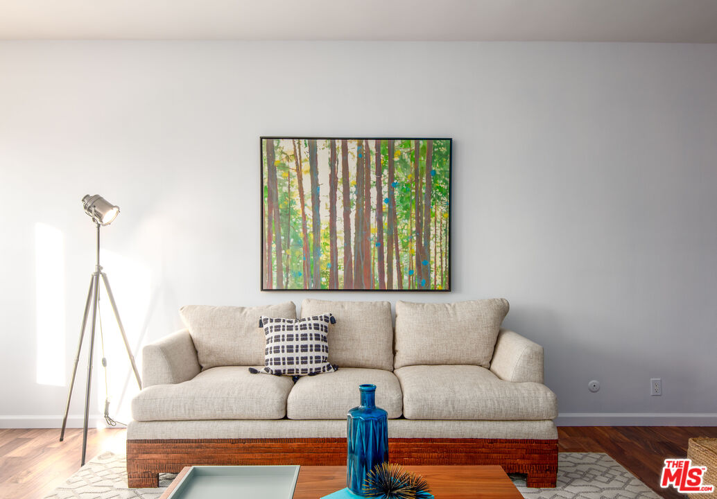 6124 Buckingham Pkwy Unit: 202