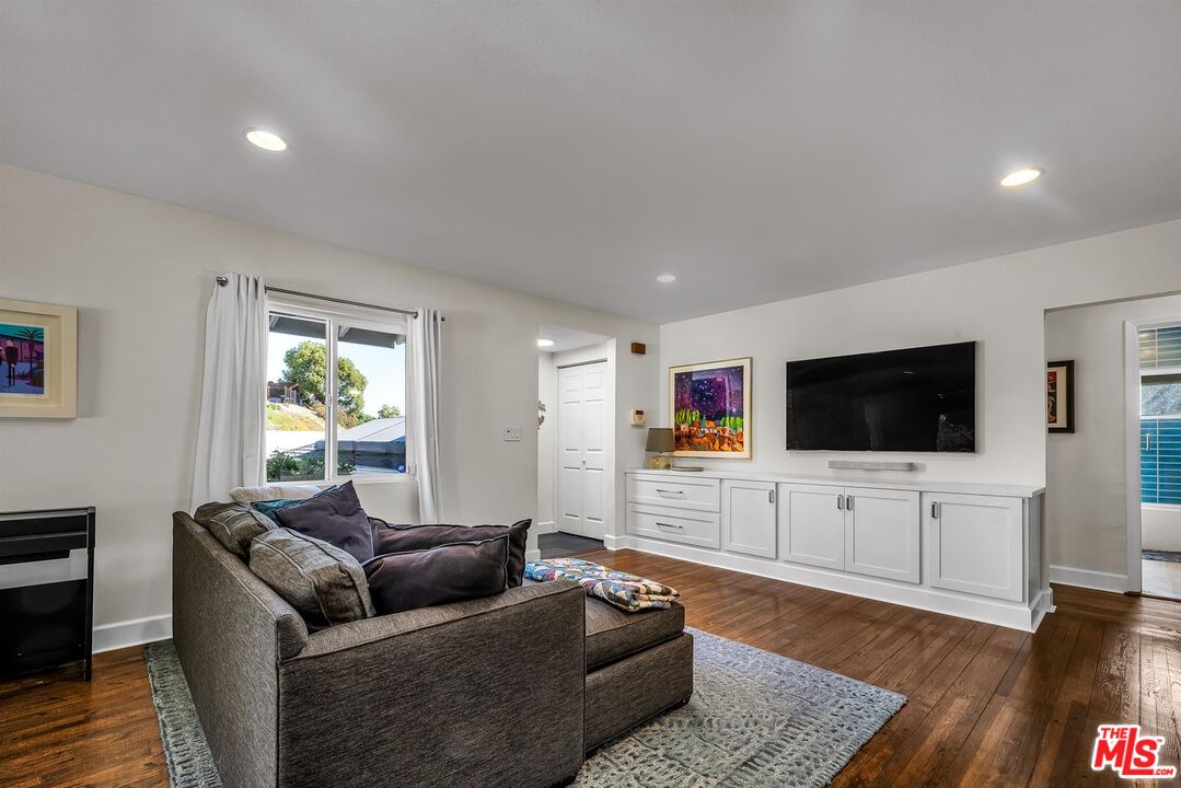 4218 Don Arellanes Dr