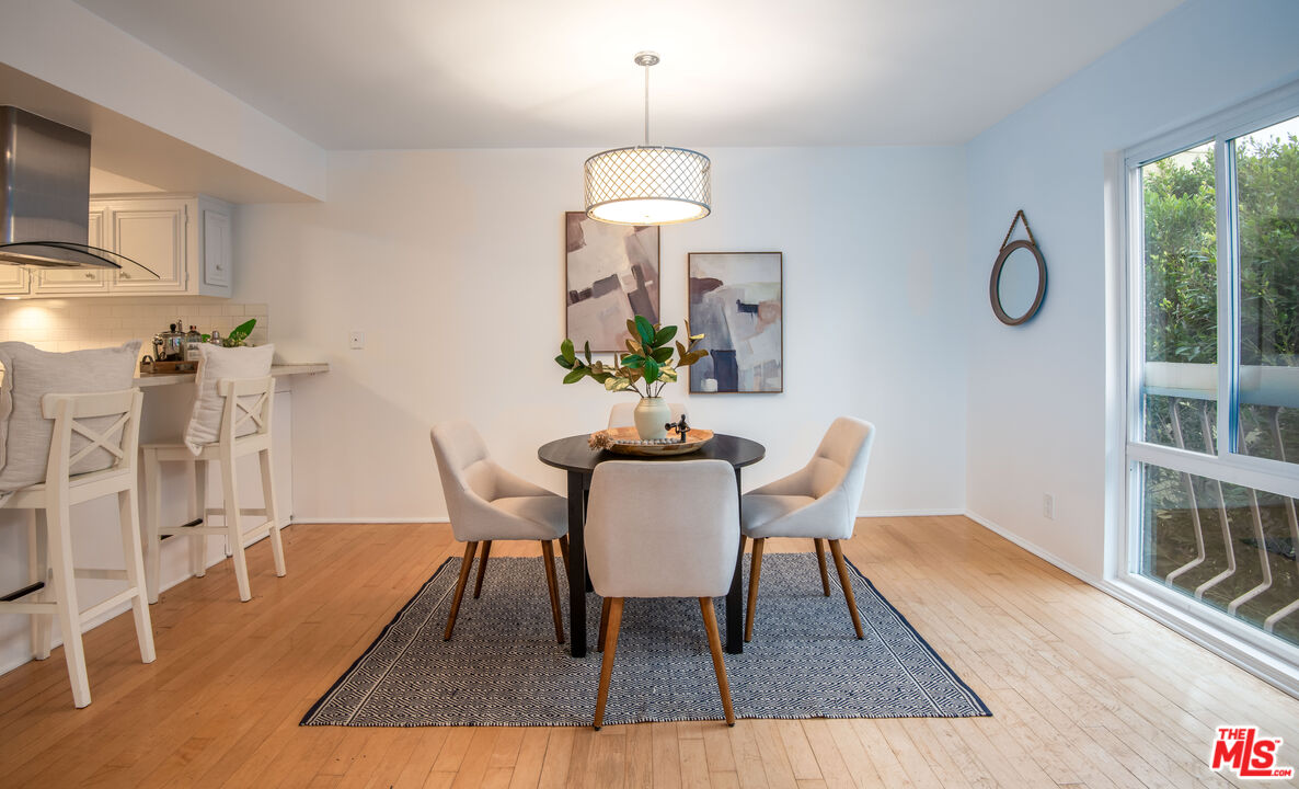 5650 Cambridge Way Unit: 23