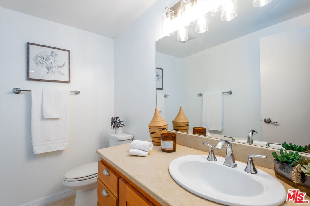 5650 Cambridge Way Unit: 23