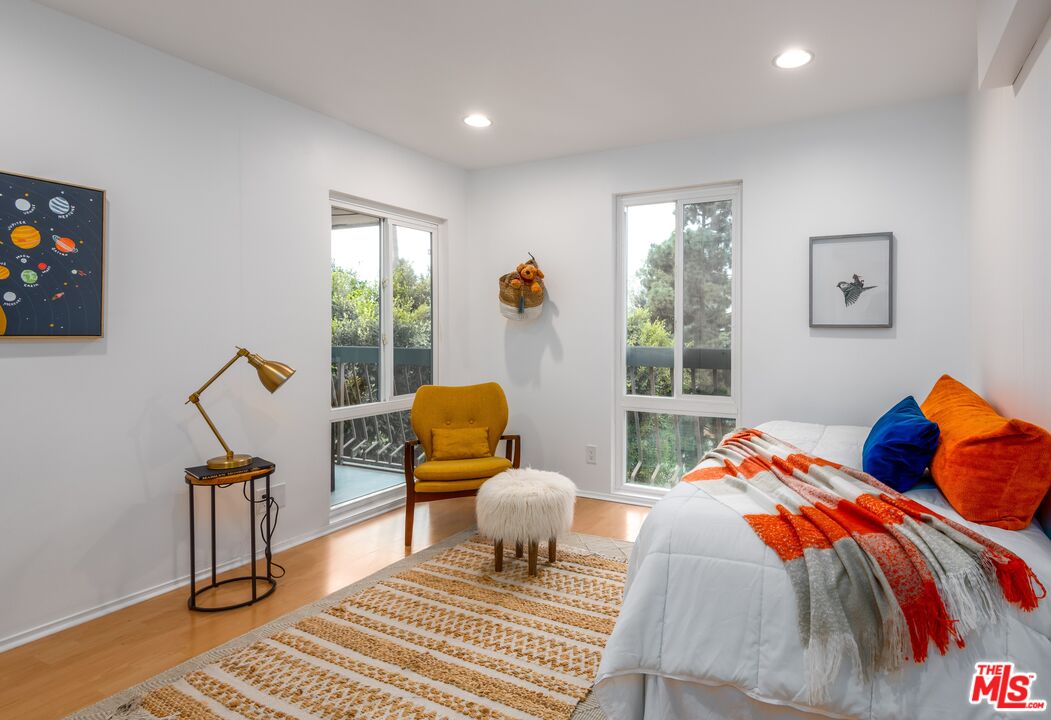 5650 Cambridge Way Unit: 23