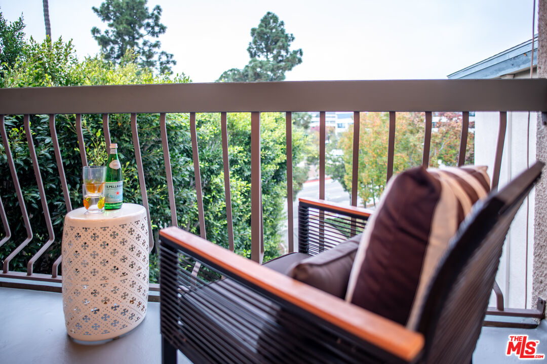 5650 Cambridge Way Unit: 23