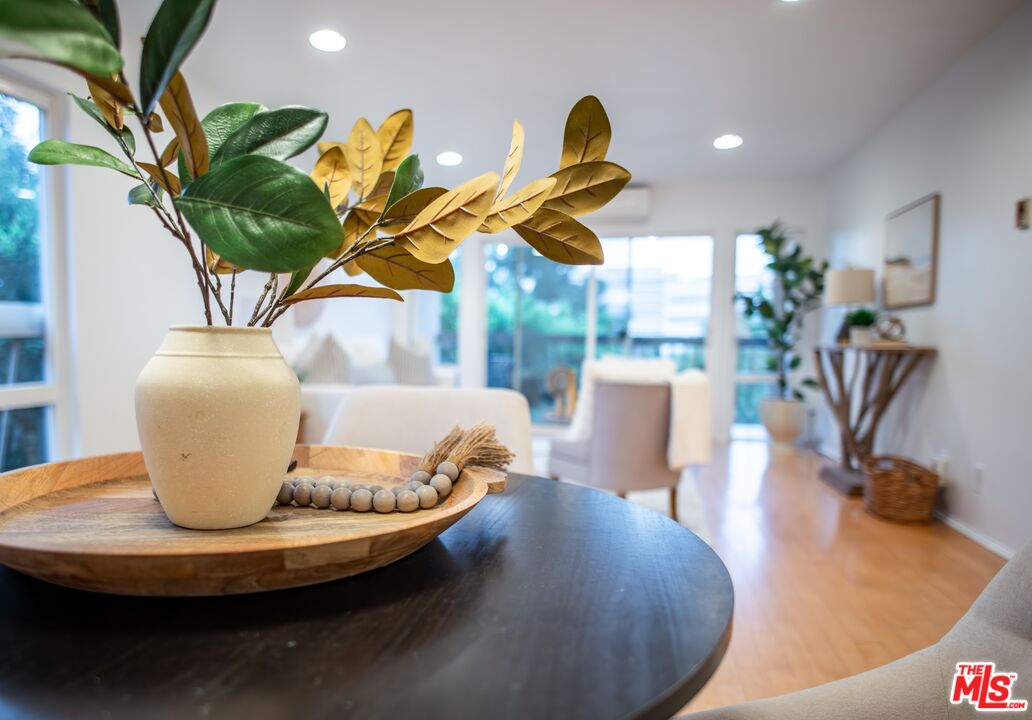 5650 Cambridge Way Unit: 23