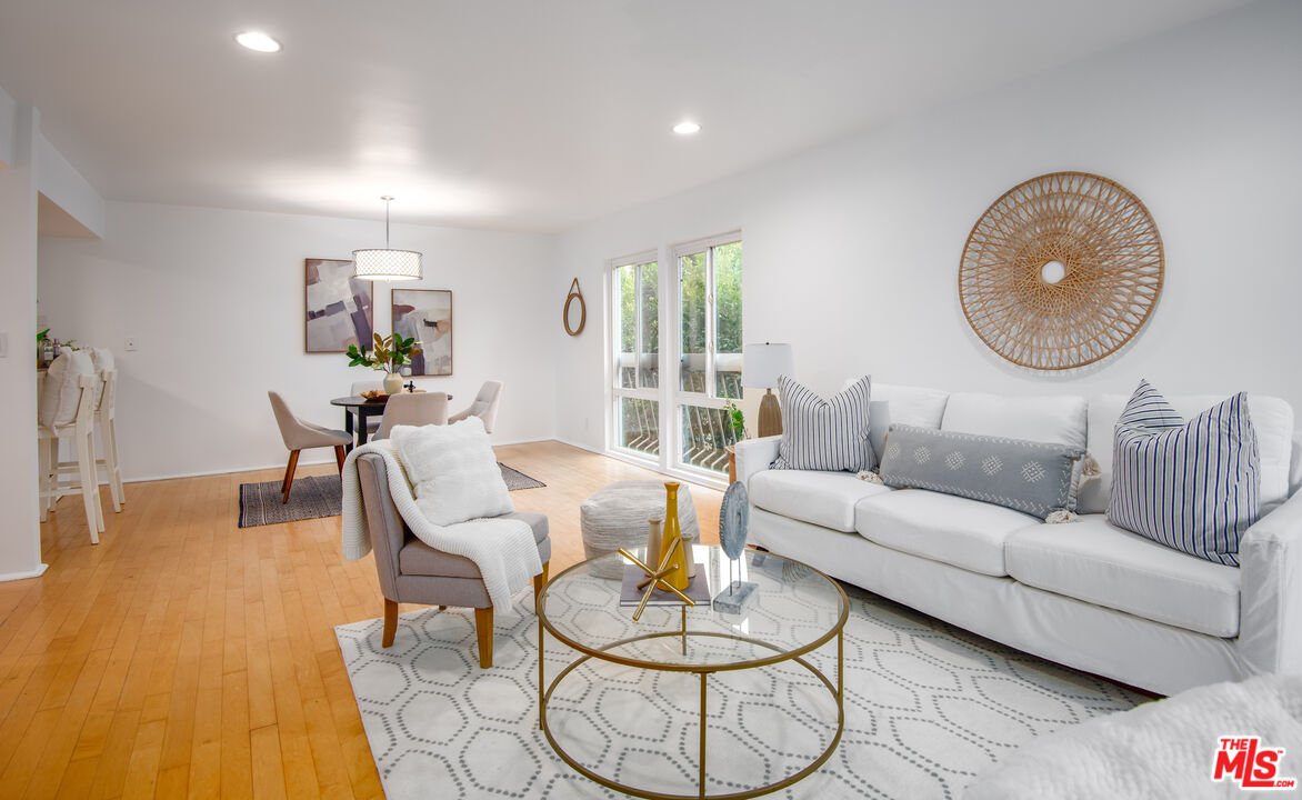 5650 Cambridge Way Unit: 23