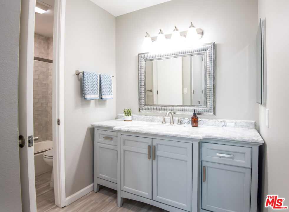 5950 Canterbury Dr Unit: C305