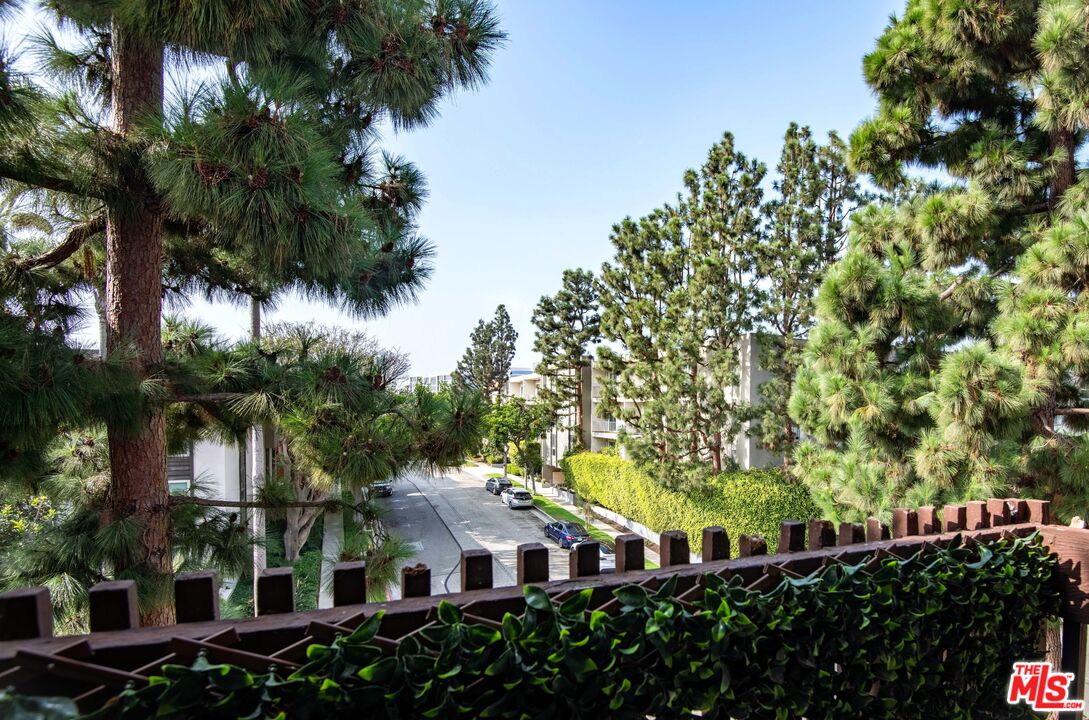 5950 Canterbury Dr Unit: C305
