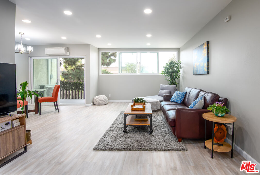 5950 Canterbury Dr Unit: C305