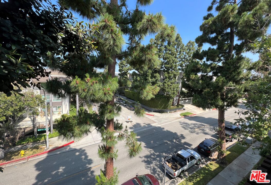 5950 Canterbury Dr Unit: C305