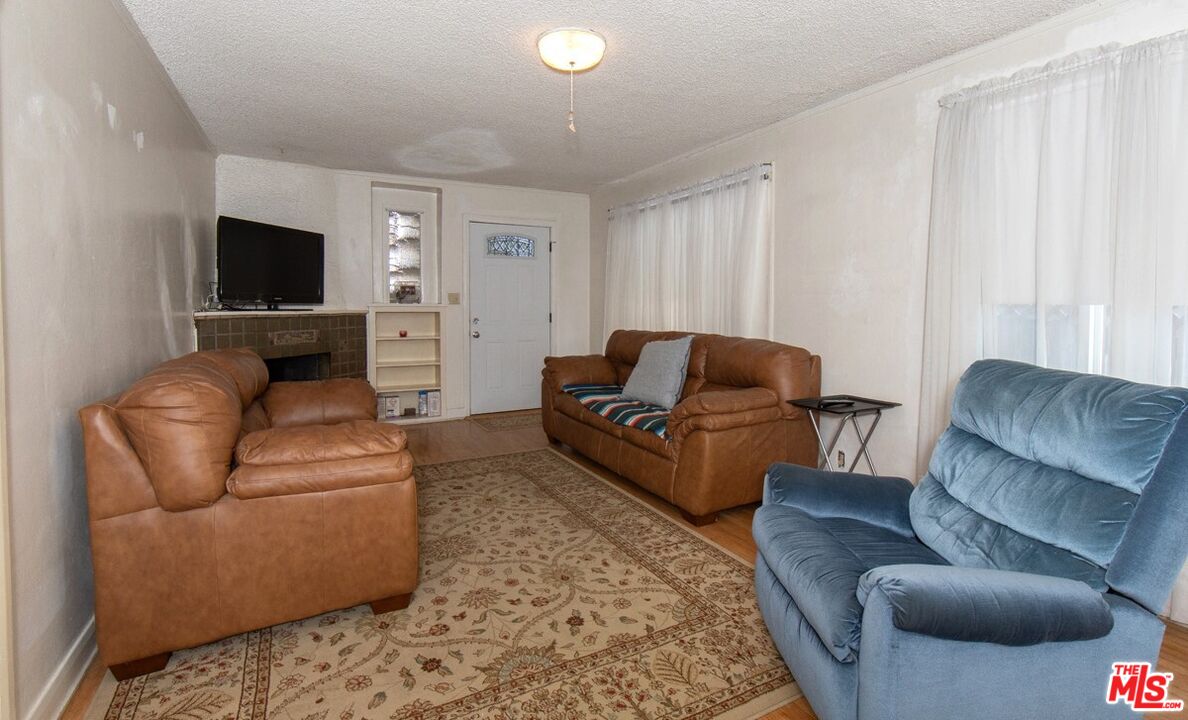 3432 Linda Vista Ter