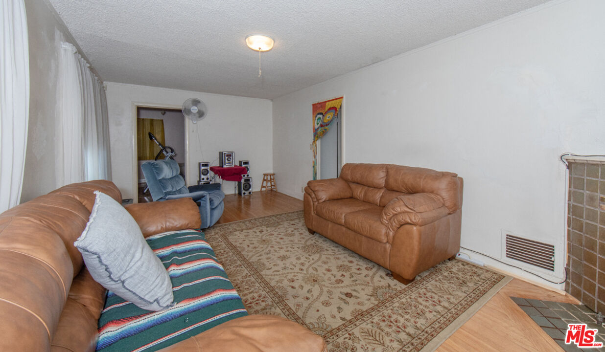 3432 Linda Vista Ter