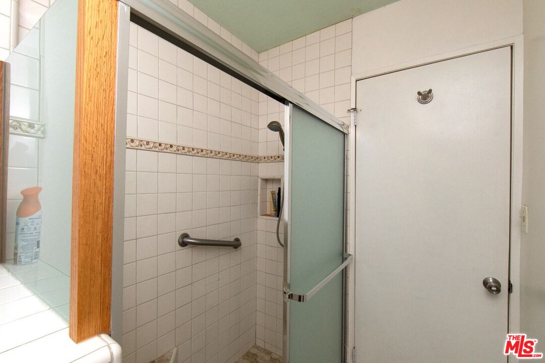 3432 Linda Vista Ter