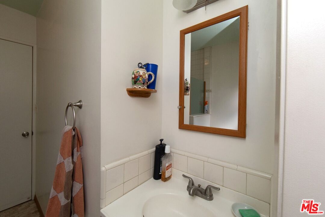 3432 Linda Vista Ter