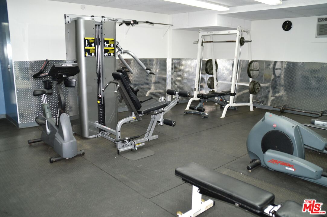 5950 Canterbury DR Unit: C211