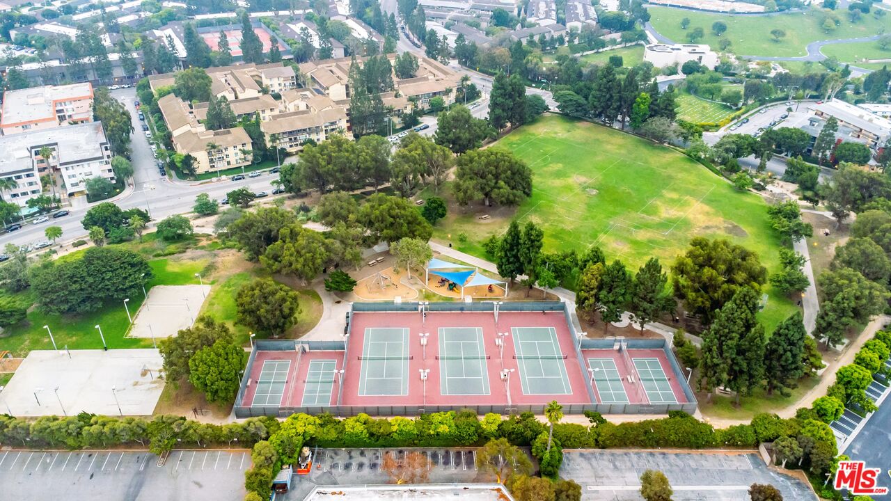 5950 Canterbury DR Unit: C211