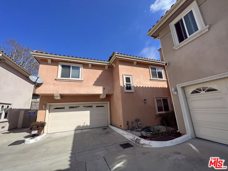 3683 S La Cienega Blvd Unit: F