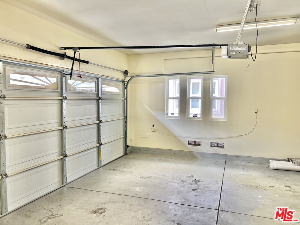 3683 S La Cienega Blvd Unit: F