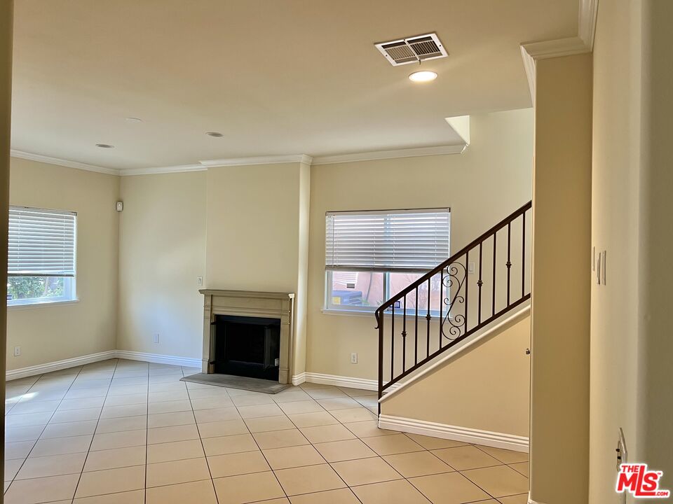 3683 S La Cienega Blvd Unit: F