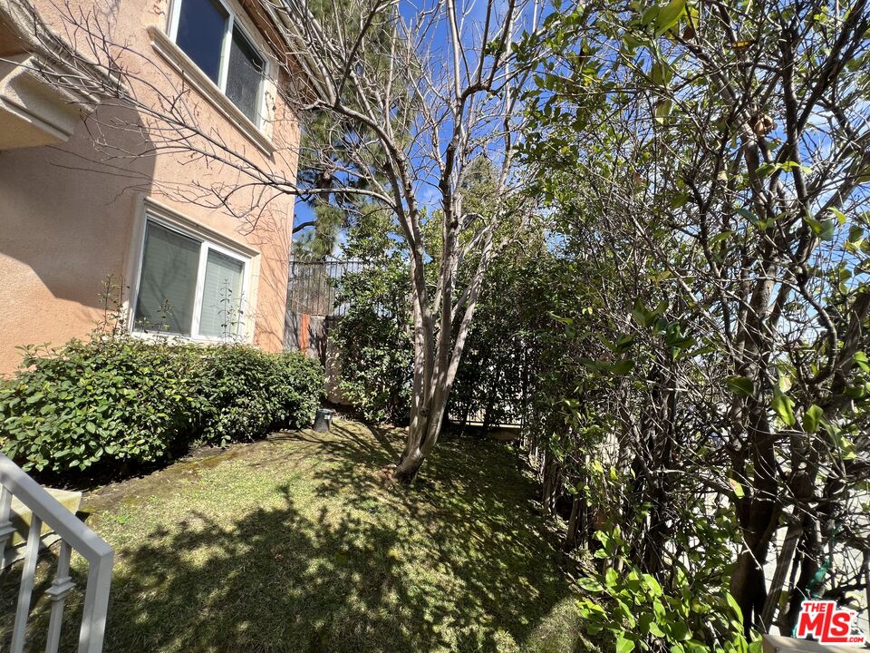 3683 S La Cienega Blvd Unit: F