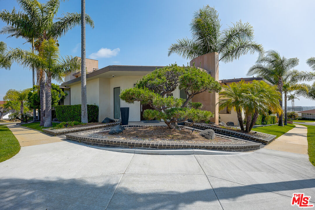 5200 Shenandoah Ave