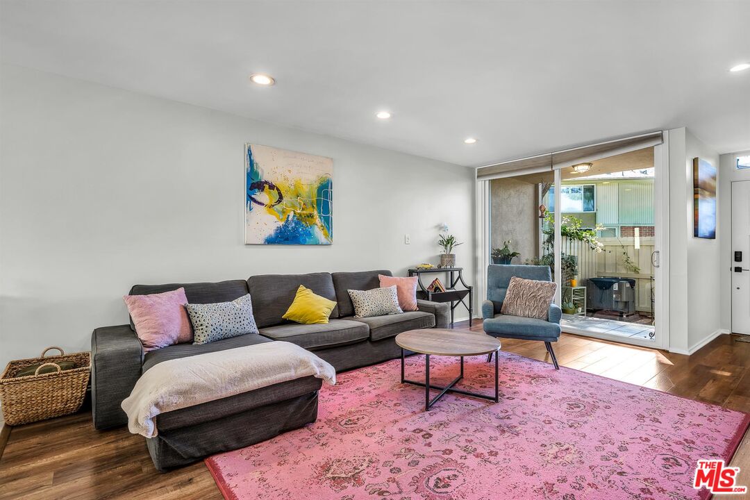 5215 S SEPULVEDA BLVD Unit: 23D