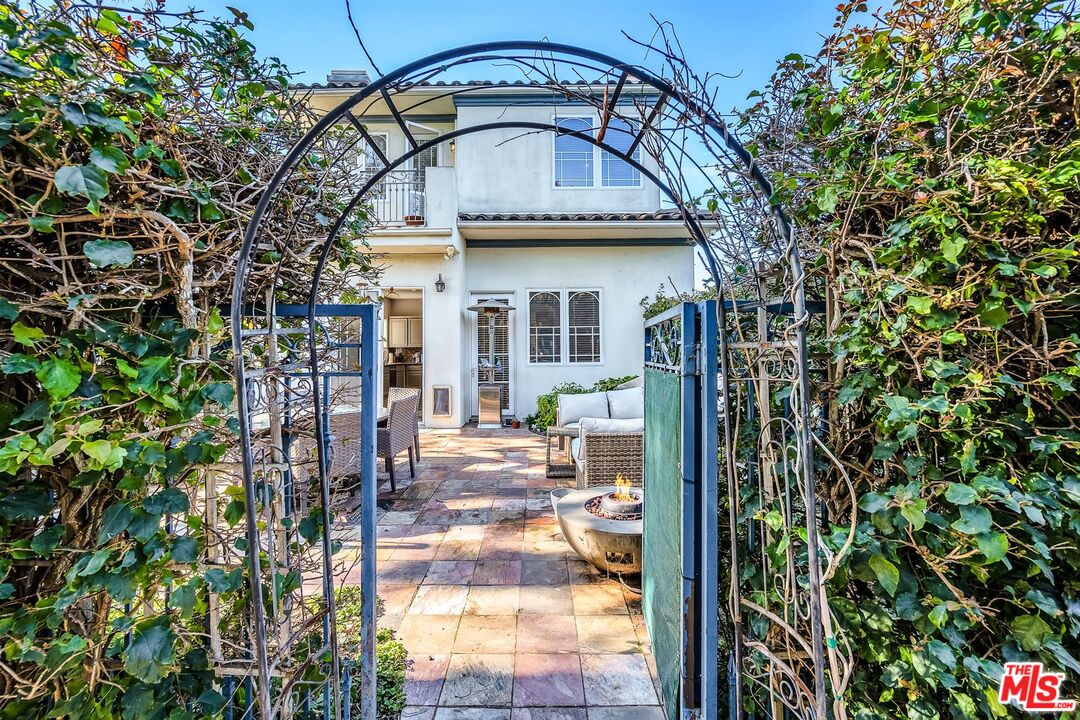 928 Harbor Crossing Ln