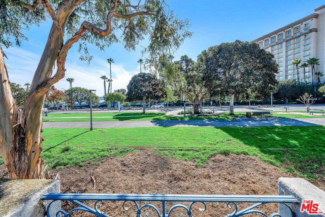 928 Harbor Crossing Ln