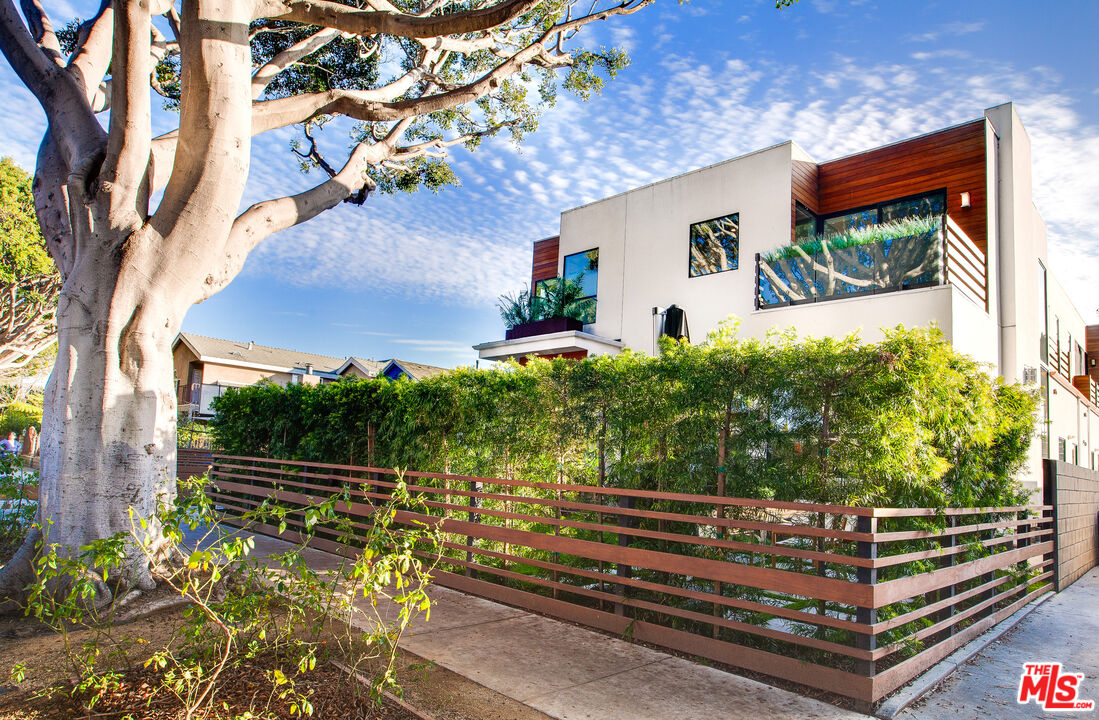 4115 Lincoln Ave