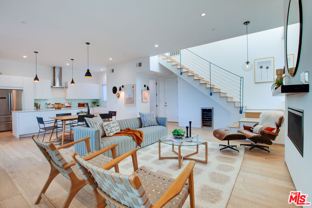 4115 Lincoln Ave