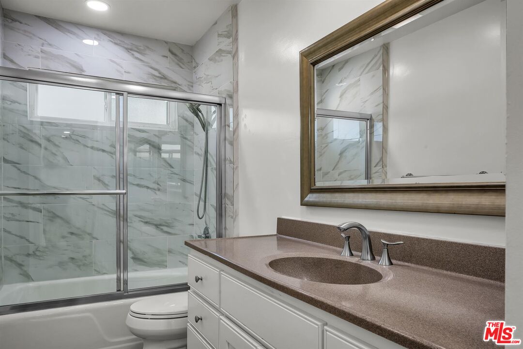 5215 S Sepulveda Blvd Unit: 18B