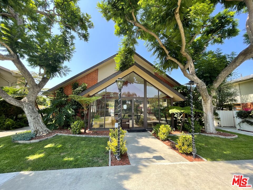 5215 S Sepulveda Blvd Unit: 18B