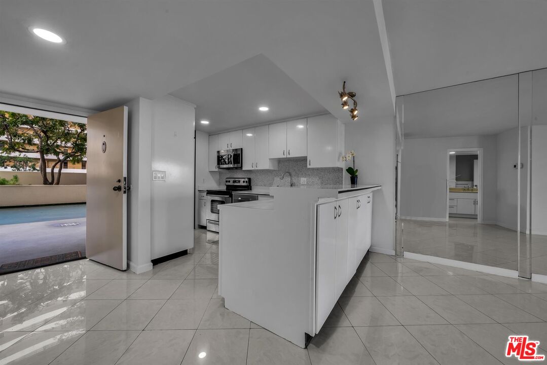 4316 Marina City Dr Unit: 125