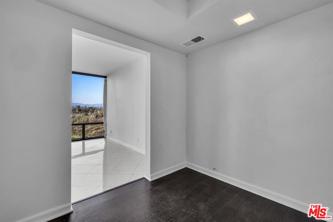 4316 Marina City Dr Unit: 125
