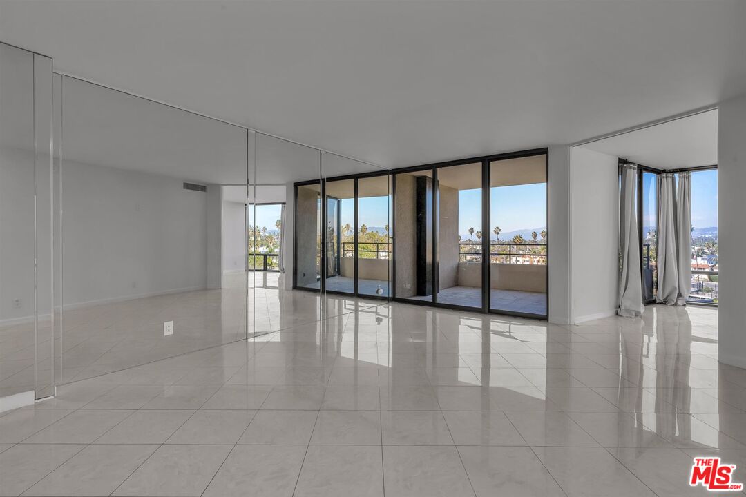 4316 Marina City Dr Unit: 125