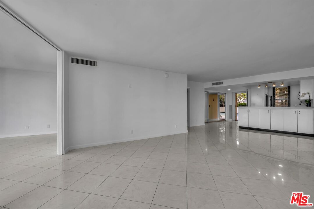 4316 Marina City Dr Unit: 125