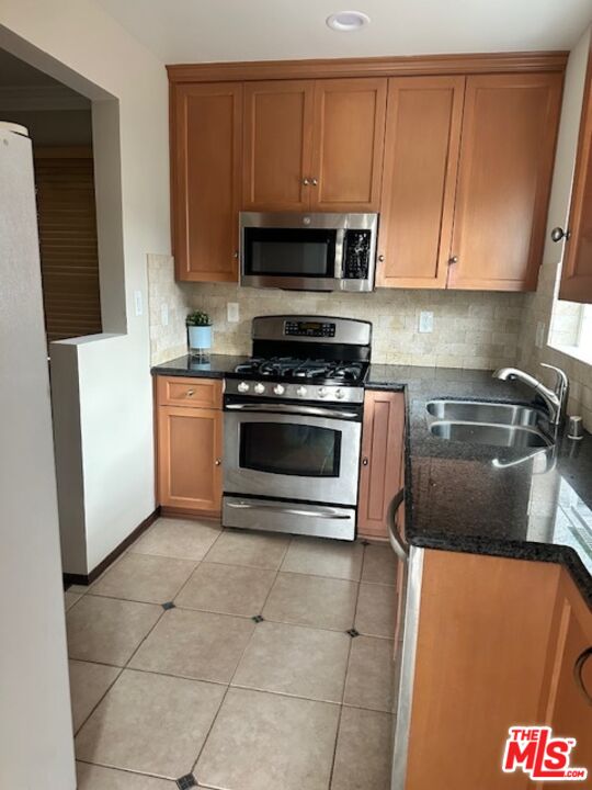 6632 W 86th Pl