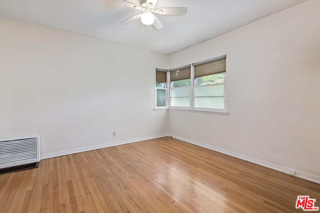 223 6th Ave